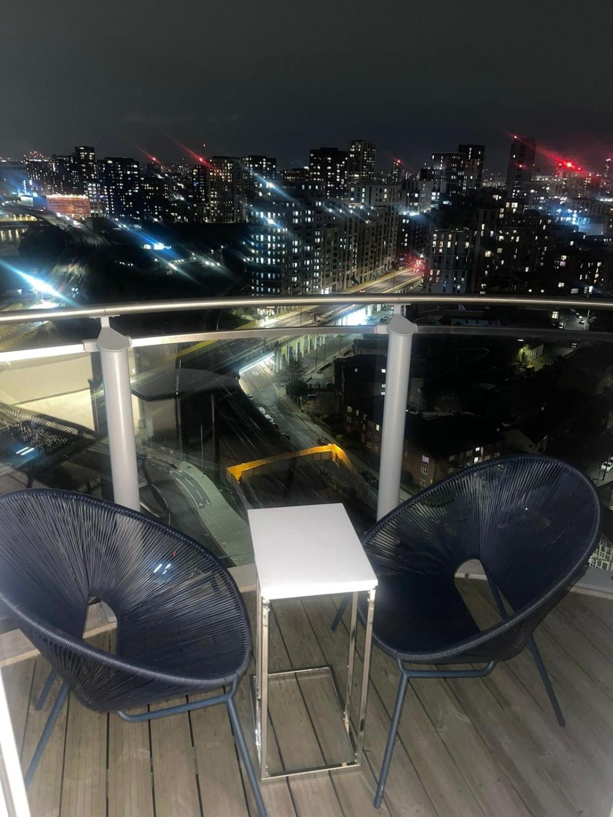 Luxury 1 Bedroom Apartment In Londra Esterno foto
