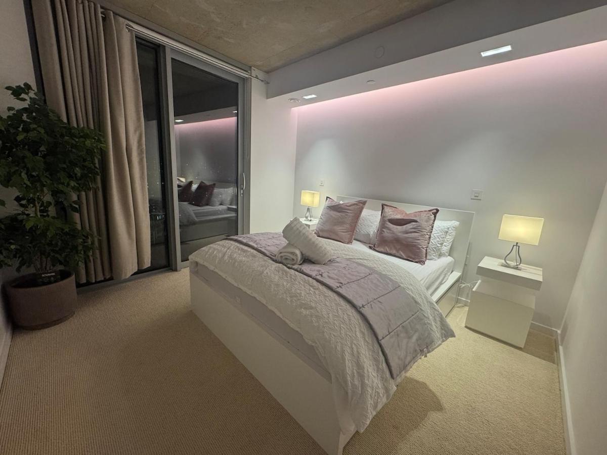 Luxury 1 Bedroom Apartment In Londra Esterno foto
