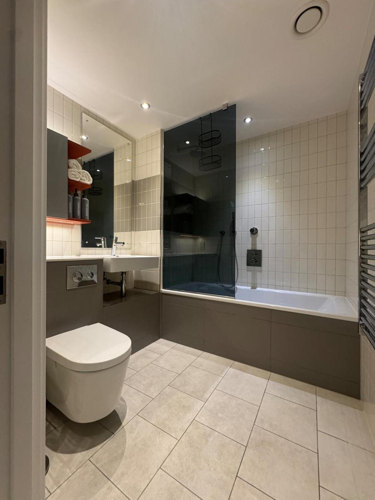 Luxury 1 Bedroom Apartment In Londra Esterno foto