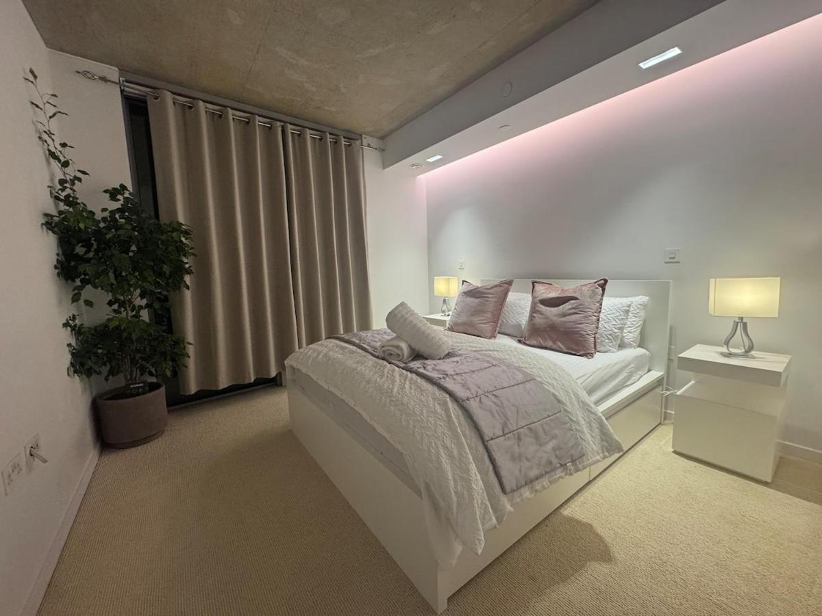 Luxury 1 Bedroom Apartment In Londra Esterno foto